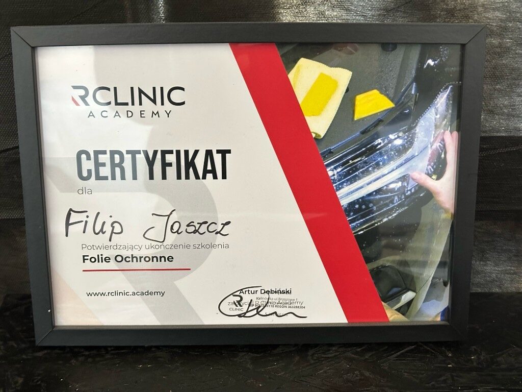 Certyfikat RClinic Academy — Filip Jaszcz, folie ochronne